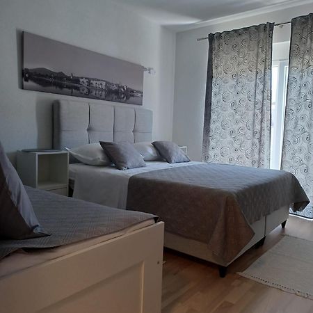Studio Apartman Marija Трогир Екстериор снимка