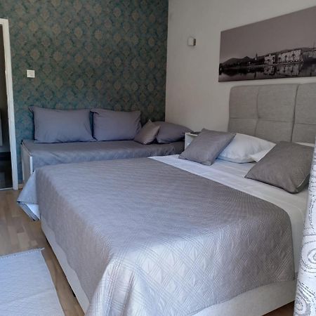 Studio Apartman Marija Трогир Екстериор снимка