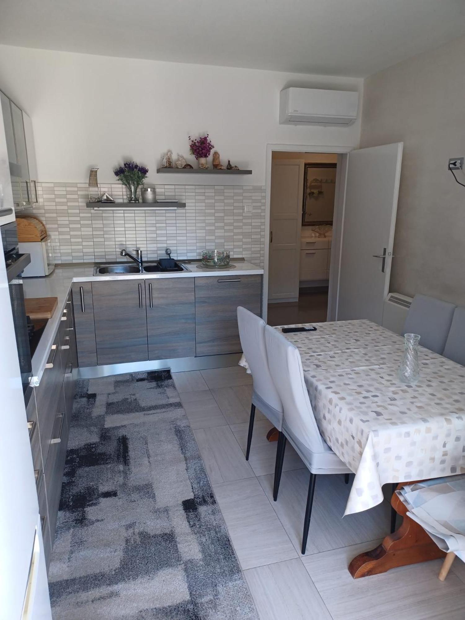 Studio Apartman Marija Трогир Екстериор снимка